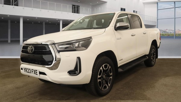 TOYOTA Hilux